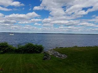 92 Burnett Rd, Warwick, RI 02889