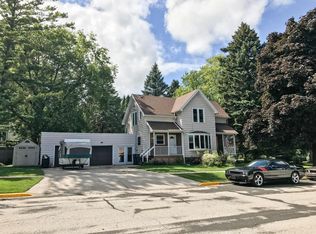 118 Plymouth St, Plymouth, WI 53073