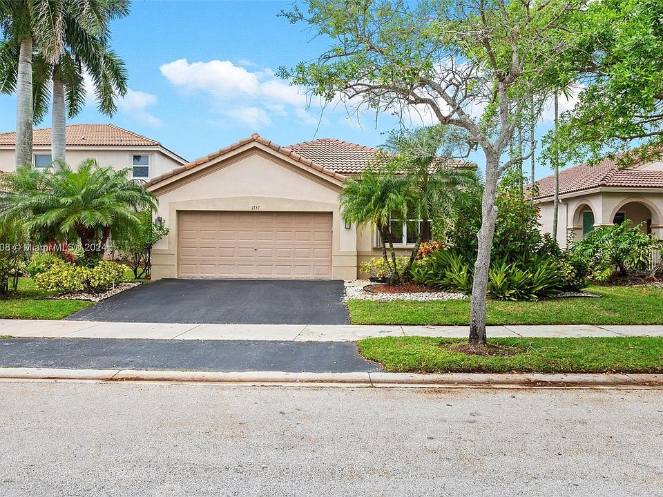 1st image of 1737 Aspen Ln