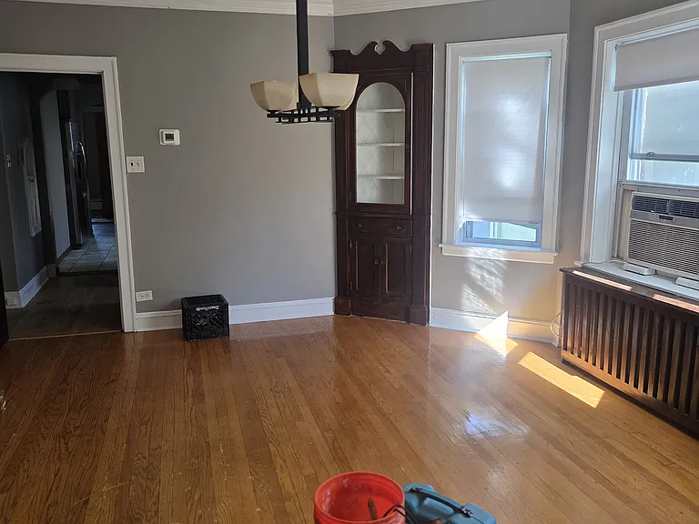 220 S Austin Blvd — Photo 3