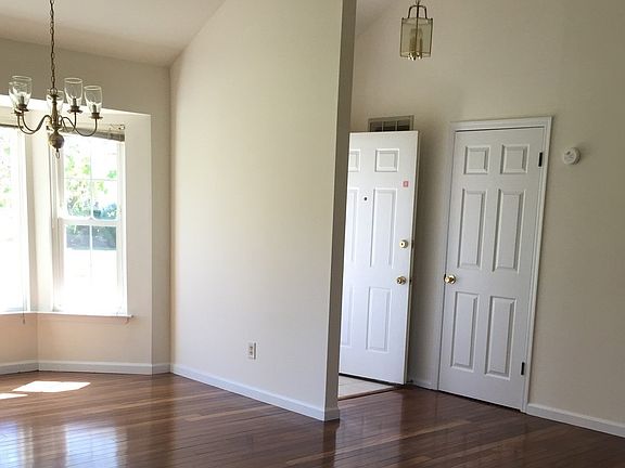 2nd image of 2555 Youngs Ave APT 5A