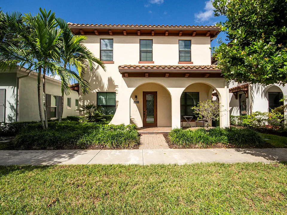 8023 Hobbes Way
