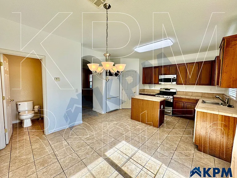1504 Cat Tail Dr — Photo 11