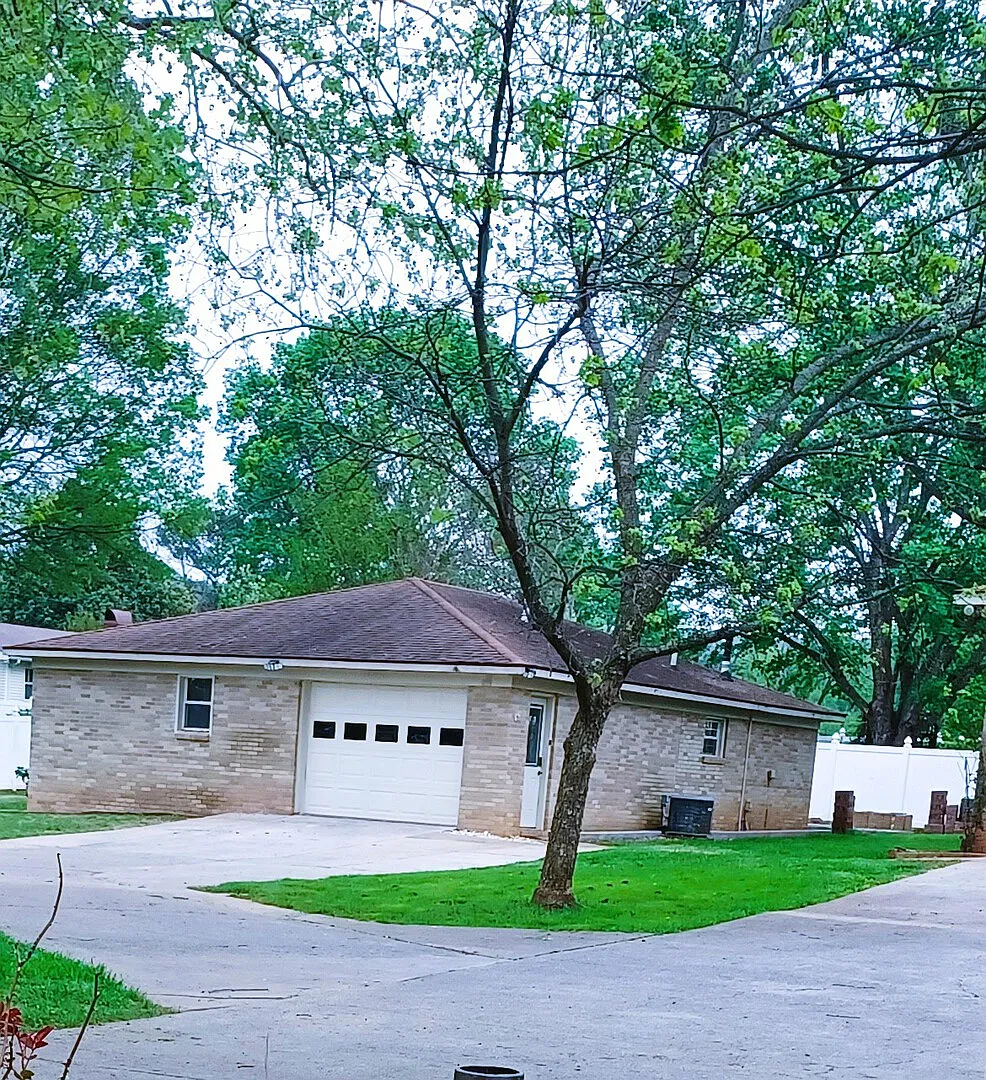 Building Photo - Wallace Cir