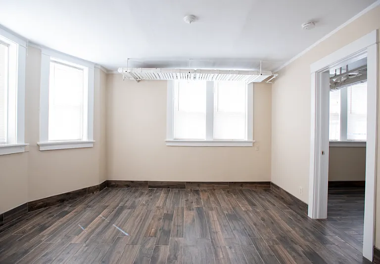 1704 E Locust St #1 — Photo 5