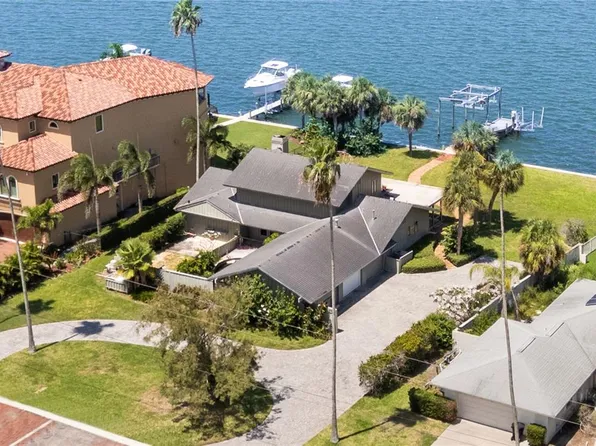 1588 Santa Barbara Dr, Dunedin, FL 34698
