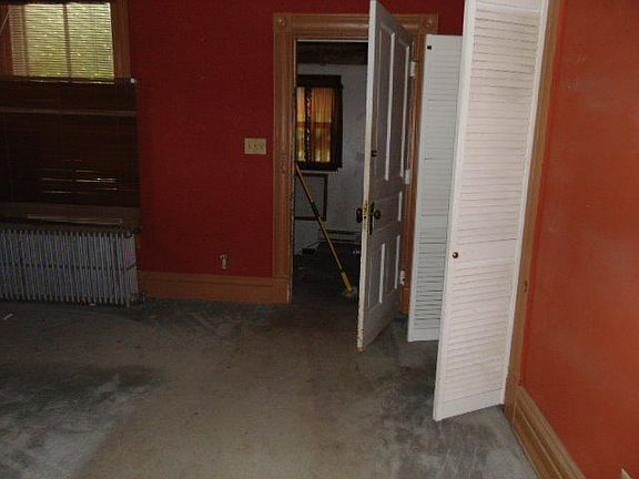 5th image of 178 E Loudon Ave