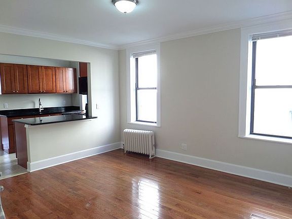 2nd image of 2151 27th St APT D2