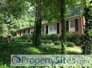 907 Temple St, Raleigh, NC 27609