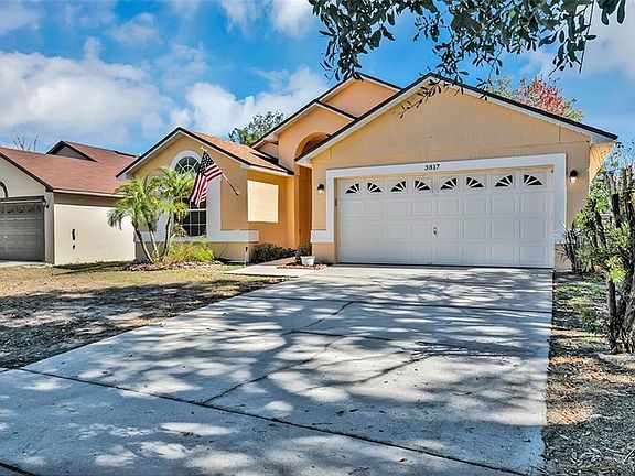 3rd image of 3817 Heritage Oaks Ct