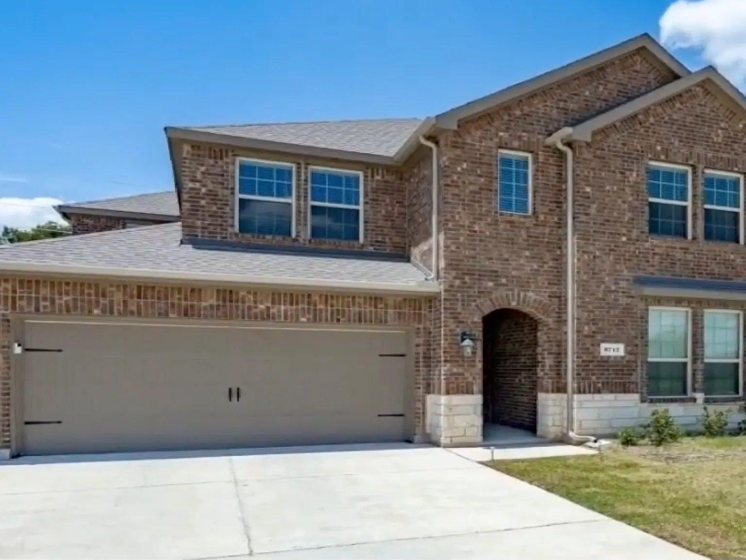 4 bed, 2964 sqft, $2,790 — Photo 2