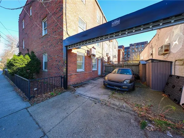 2202 Burnett Street image 5 of 45