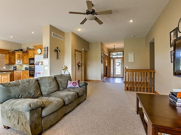 5th image of 15109 Lake Side Dr