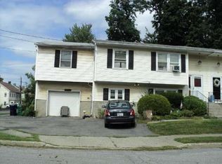 2 Creekview Ct, Wappingers Falls, NY 12590