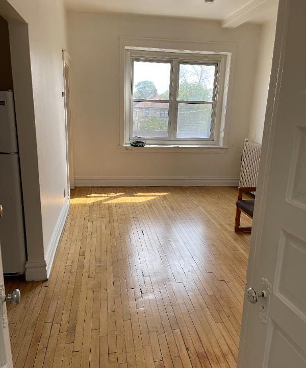 1st image of 1016 1/2 Ogden Ave #5