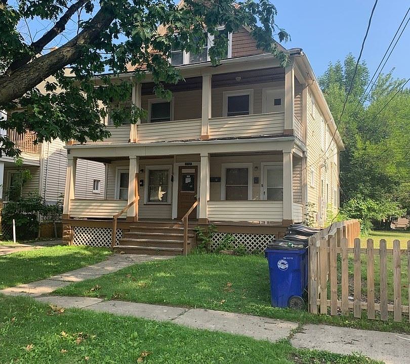 1st image of 16207 Arcade Ave #16207