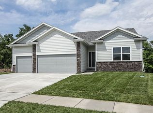 816 Shelby Dr, Adel, IA 50003