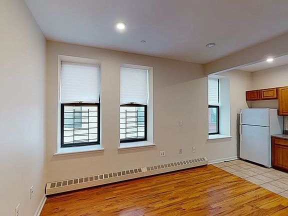 3rd image of 133 W 140th St #20