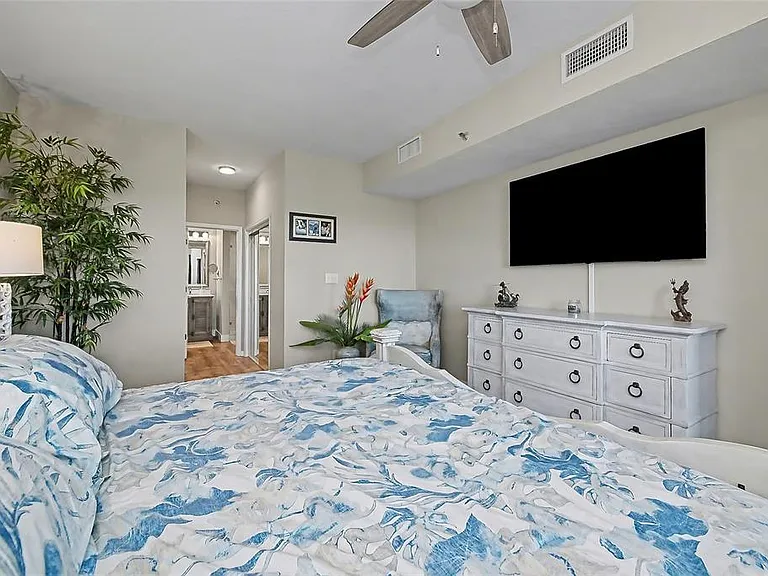 5408 Eagles Point Cir #302 — Photo 20