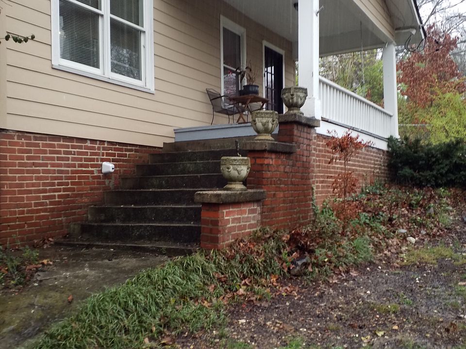 1st image of 403 Rosewood St