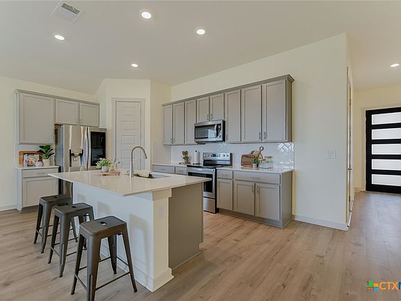 3rd image of 1013 Bear Track Loop