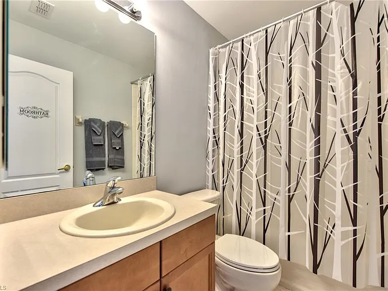 11533 Woodmount Ln — Photo 18