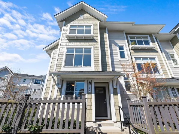 11280 Pazarena Pl #1015, Maple Ridge, BC V2X 9H8