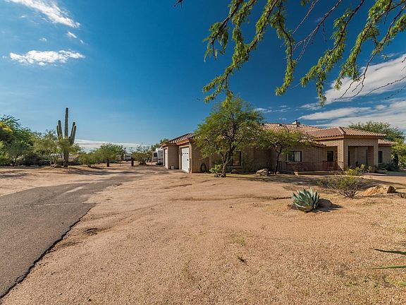3rd image of 5715 E Pinnacle Vista Dr
