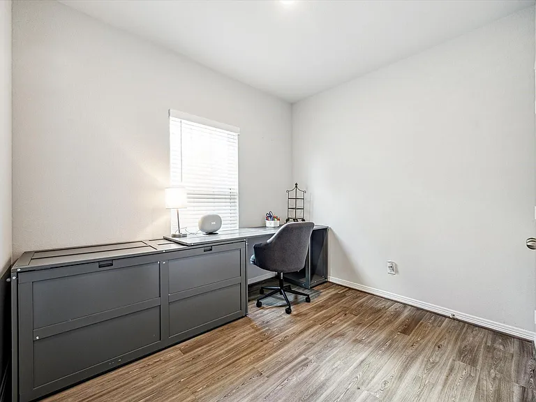 6913 New York St — Photo 12