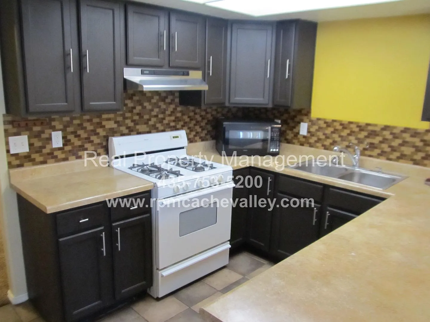 21 Somerset Place — Photo 1