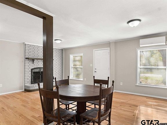 5th image of 406 Giles St