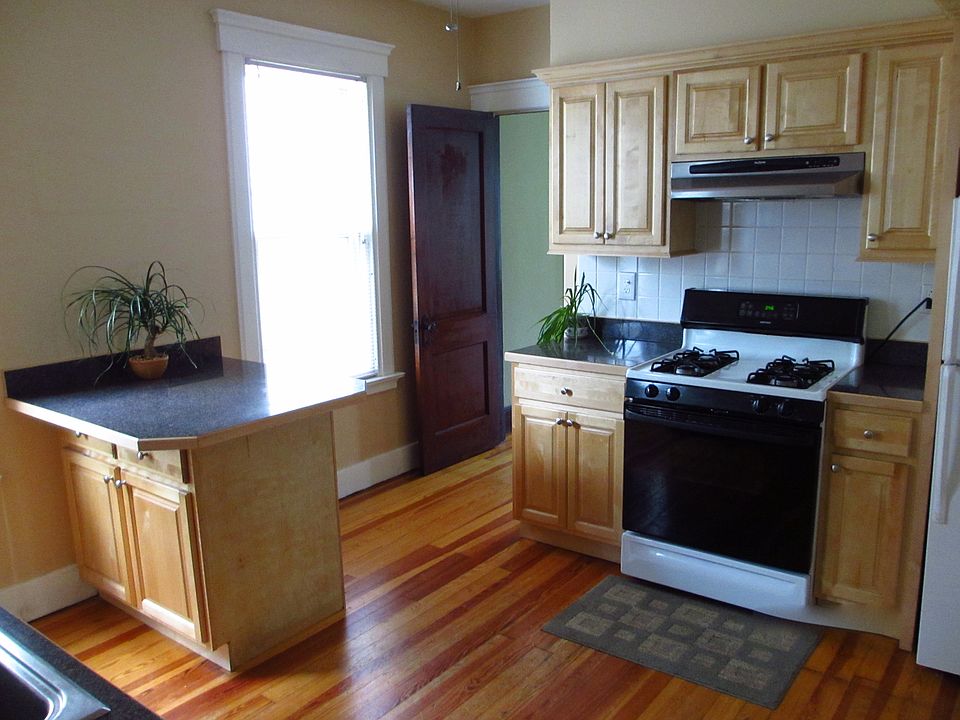 Kitchen - gas stove