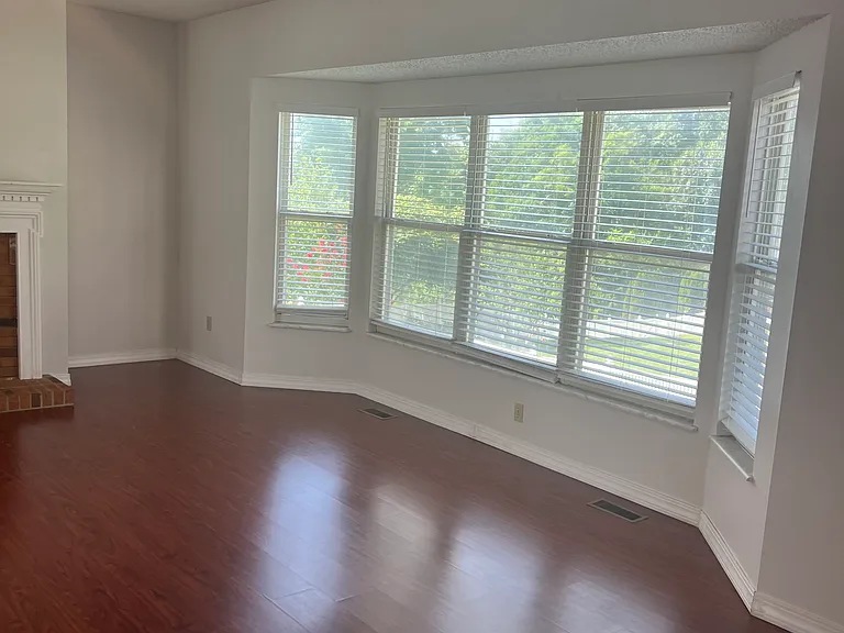 1862 Summitview Dr — Photo 16