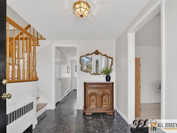 4th image of 7 Griggs Rd