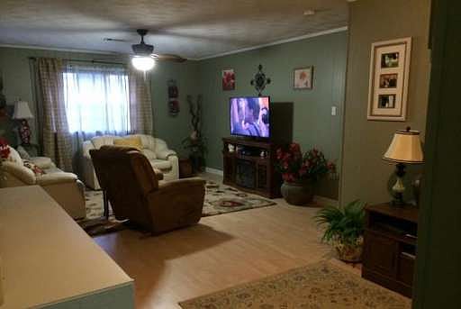 2nd image of 105 E Garden Dr