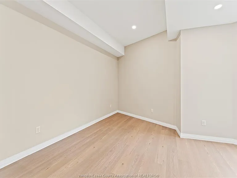 127 Talbot St N #7 — Photo 7