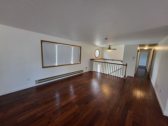 3rd image of 1615 Parkwood St