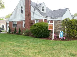 35 Marshall Ave, Lynbrook, NY 11563
