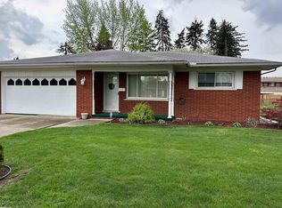 17750 Sprenger Ave, Eastpointe, MI 48021