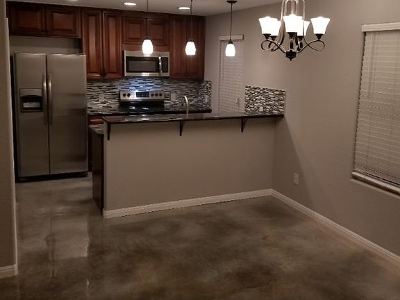 5th image of 591 Burr Oak Ln