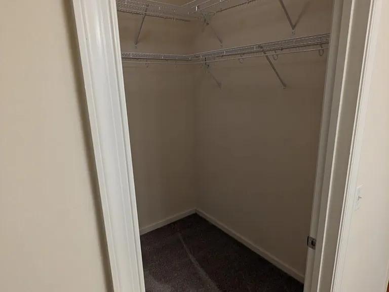 Master Bedroom Walk In Closet