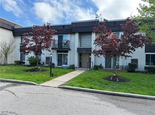 8405 N Akins Rd APT 102, North Royalton, OH