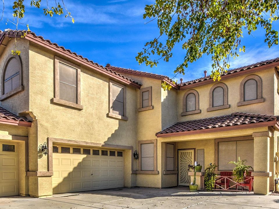 1st image of 671 W Dexter Way