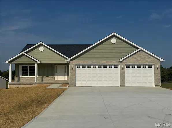 4 Alpine Dr, Troy, MO 63379
