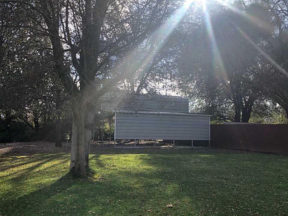 3rd image of 21945 Parkway Dr