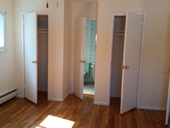 Master Bdrm, His/Her Closet