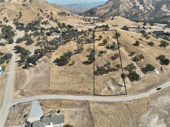 6698 Gaston Dr, Sanger, CA 93657