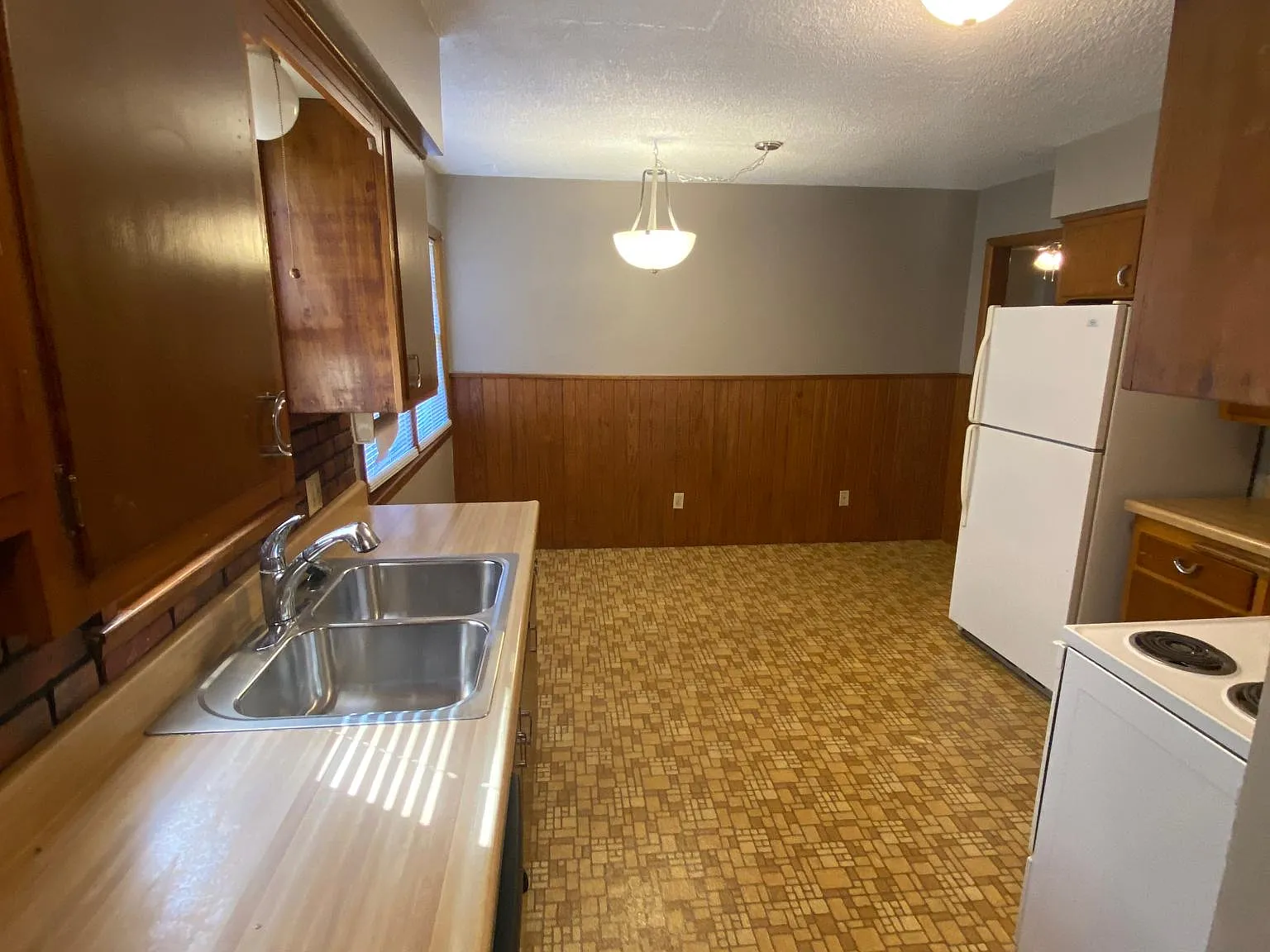3 bed, 980 sqft, $1,350 — Photo 2