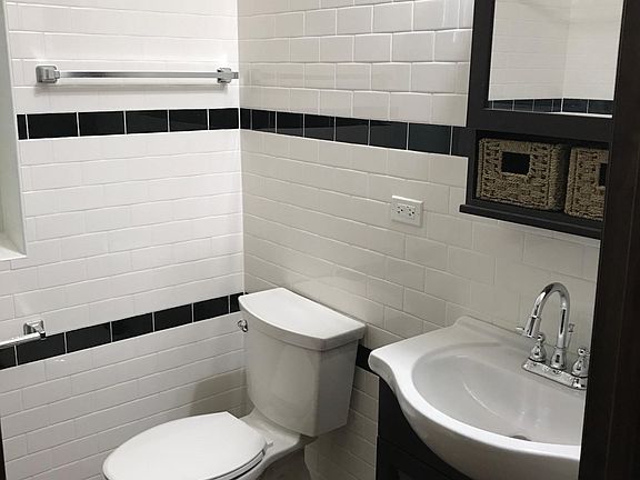 4th image of 3115 W Eastwood Ave #1