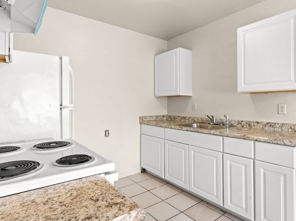 Spacious 3 Bedroom Apartment Looking for a new Tenant!, 9706 Cherry St, Oakland, CA 94603